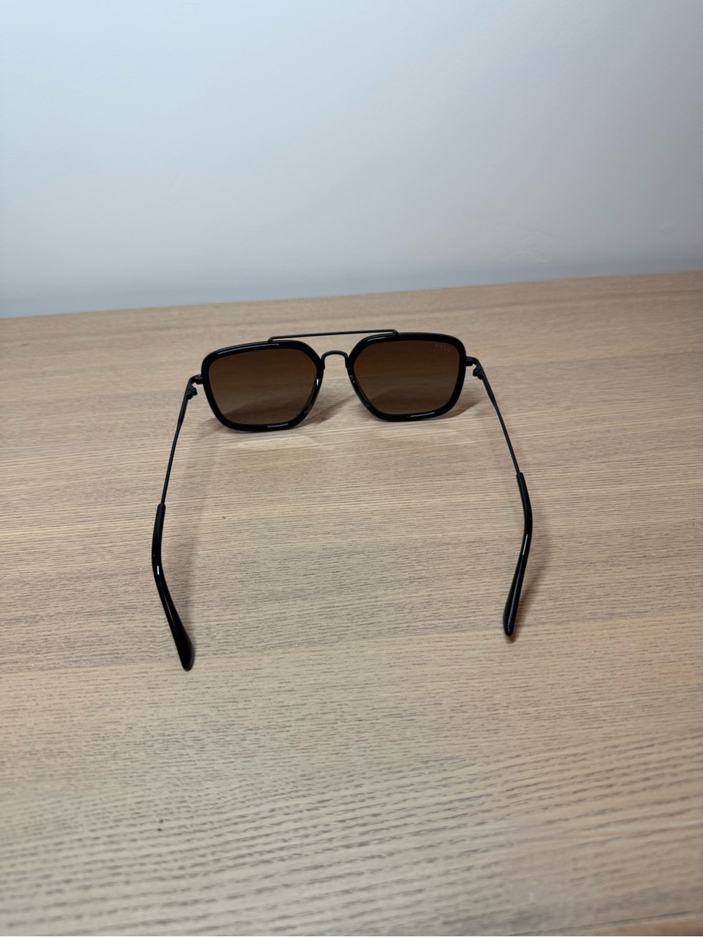 Diff Eyewear Black ‘Jordan’ Aviator Sunglasses with Dark Gray Lenses - Picture 6 of 8